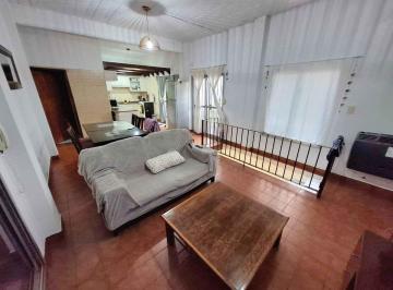 Casa · 125m² · 4 Ambientes · 1 Cochera · Casa 4 Ambientes Venta Avellaneda Patio y Cochera
