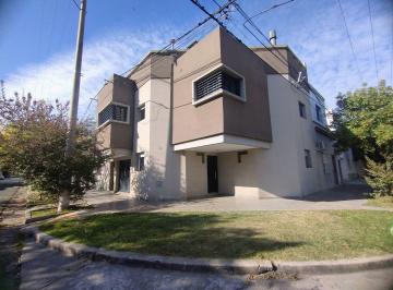 Casa · 155m² · 6 Ambientes · 1 Cochera · Venta Casa P. Alta y P. Baja Independientes - B° Sur