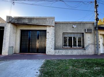 Casa · 136m² · 5 Ambientes · Casa en Venta 3 Dorm. - Barrio Sarmiento