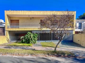 Casa de 10 ambientes, Córdoba · Casa con Potencial Para Consultorios, Oficinas o Vivienda en Barrio Parque Vélez Sarsfield