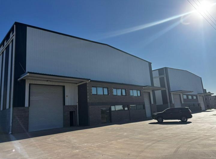 Depósito · 6800m² · 5 Cocheras