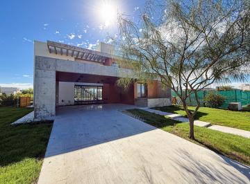 Casa de 3 ambientes, Funes · Casa en Venta de 3 Dorm. con Pileta en Vida Barrio Cerrado, Funes