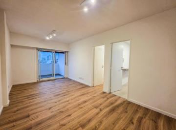 Departamento · 56m² · 4 Ambientes · Venta - Departamento de 2 Dorm. Reciclado, Centro - Rosario