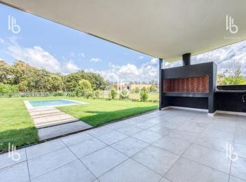 Casa · 180m² · 4 Ambientes · 2 Cocheras · Casa en Santa Clara del Mar