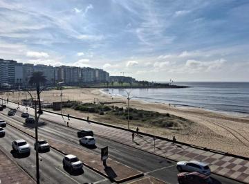 Departamento · 128ha · 4 Ambientes · 1 Cochera · Alquiler y Venta de Apartamento 3 Dorm. Rambla de Pocitos