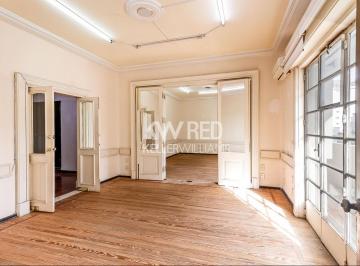 Departamento · 233ha · 9 Ambientes · Venta de Apartamento de 8 Habitaciones en Centro de Montevideo