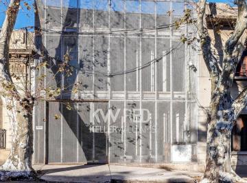 Local comercial · 977ha · 9 Ambientes · 3 Cocheras · Venta Local en La Comercial 977 m² en 3 Pisos