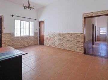 Casa · 85m² · 7 Ambientes · 4 Cocheras · Venta Casa 5 Dorm. Garaje o Local Aires Puros