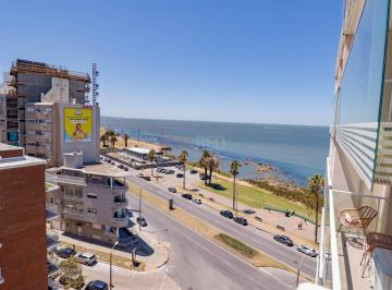 Departamento · 102m² · 2 Dormitorios · 1 Cochera · Venta Apartamento 2 Dorm. Amoblado en Villa Biarritz Montevideo
