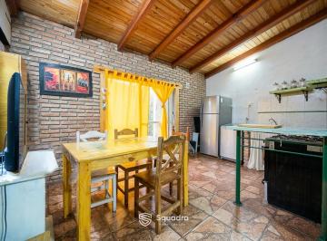 Casa · 84m² · 3 Ambientes · Venta | Permuta - Casa de 2 Dorm. - Centro, San Lorenzo.