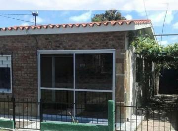 Casa · 89m² · 2 Ambientes · 1 Cochera · Vendo Financio Casa 2 Dorm. Garaje Pando