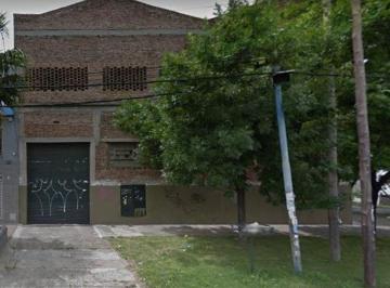Bodega-Galpón de 1 ambiente, Lanús · Galpón/depósito de Dos Plantas en Venta en Lanús