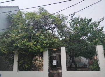 Casa de 2 ambientes, Quilmes · Alquilo 2 Amb C/patio y Parque. Quilmes.