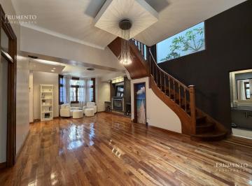 Casa · 414m² · 6 Ambientes · 2 Cocheras · Casa 6 Ambientes con Jardin y Pileta Climatizada en Florida