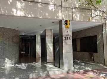 Departamento · 82m² · 5 Ambientes · 1 Cochera · Departamento en Alquiler 3 Habitaciones