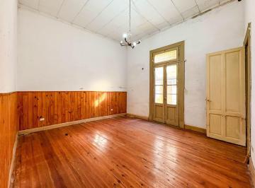PH · 48m² · 2 Ambientes · PH 2/3 Amb con Patio y Gran Potencial - Barracas