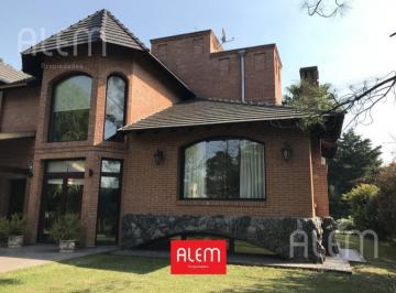 Casa · 360m² · 6 Ambientes · 2 Cocheras · Casa a La Venta o Alquiler en Saint Thomas Sur - 6 Ambientes - Posible Permuta