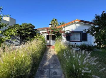 Casa de 3 ambientes, Morón · Chalet en Venta, Castelar