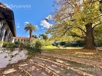 Casa · 794m² · 12 Ambientes · 4 Cocheras · Casa Estilo Colonial con Jardin y Pileta en Martínez Lib. Al Río Multifamiliar