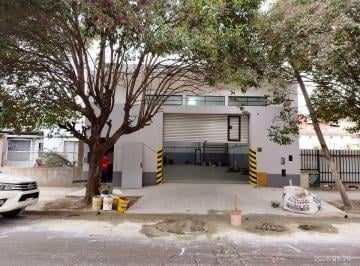 Bodega-Galpón , Tres de Febrero · Caseros - Excelente Galpon 210 m² a Estrenar