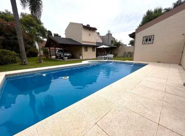 Casa · 160m² · 5 Ambientes · 1 Cochera · Venta Casa 5 Ambientes Luminosa con Piscina Jardin Depto en B. La Argentina Campana Apto Credito