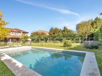 Casa · 270m² · 9 Ambientes · 2 Cocheras · Casa en Las Liebres 4 Dorm., Escritorio, Jardin y Piscina