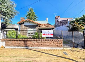 Casa · 170m² · 5 Ambientes · 4 Cocheras · Chalet en Venta en Villa Sarmiento