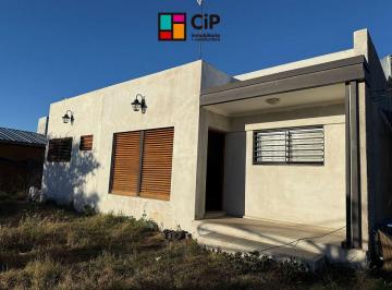 Casa de 3 ambientes, Cortaderas · Casa en Venta a m de La Plaza de Cortaderascon Opción a Ampliar y Construir Una Cabaña Mas