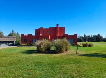Campo · 225m² · 5 Ambientes · 2 Cocheras · Chacra en San Antonio de Areco