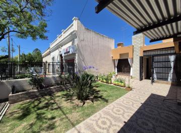 Casa · 375m² · 4 Dormitorios · 1 Cochera · Oportunidad - 4 Dorm. - Alta Gracia