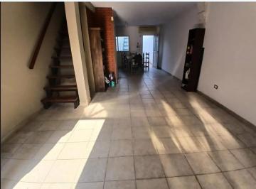 Casa · 80m² · 3 Ambientes · 1 Cochera · Hermosa Casa Tipo Duplex con Cochera