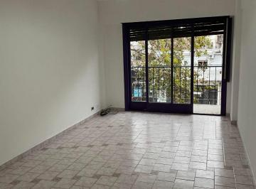 Departamento de 1 ambiente, Velez Sarsfield · Av Juan B Justo 7134 / Alquiler Departamento 1 Ambiente / Balcón a La Calle / $450.000