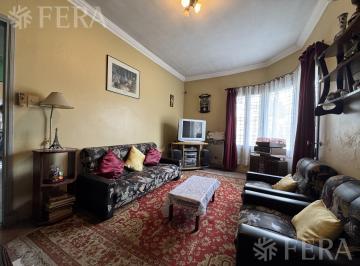 Casa · 75m² · 3 Ambientes · 1 Cochera · Venta Casa 3 Ambientes con Patio en Ezpeleta Este