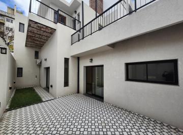 Casa · 180m² · 5 Ambientes · 1 Cochera · Casa de 2 Dorm. Patio Terraza y Cochera