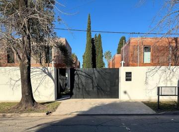 Casa de 1 ambiente, La Plata · City Bell - Duplex - 3 Dorm (1 en Suite) - Entre Caminos