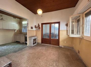 Casa · 120m² · 6 Ambientes · 1 Cochera · Casa Para Dos Familias o Vivienda y Renta Lanús o