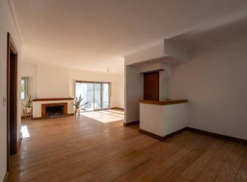 Casa · 275m² · 5 Ambientes · 1 Cochera · Venta Casa 5 Ambientes en Martinez con Jardín, Pileta y Cochera