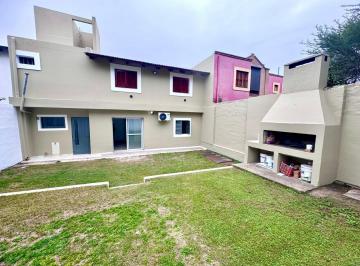 Casa · 168m² · 7 Ambientes · 2 Cocheras · Casa en Venta 3 Dor + Escri Patio Cochera Parque Capital