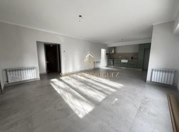 Casa · 170m² · 3 Ambientes · 2 Cocheras · Casa - San José