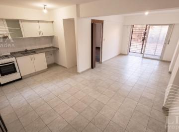 Departamento · 41m² · 4 Ambientes · 1 Cochera · Departamento con Cochera y Patio en Rosario