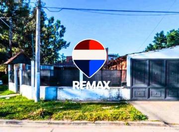 Casa · 100m² · 5 Ambientes · 2 Cocheras · Casa 4 Dorm. Venta o Permuta Zona Sur
