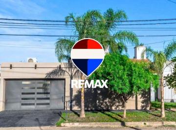 Casa · 170m² · 4 Ambientes · 2 Cocheras · Casa 2 Dorm. Venta en El Huaico Zona Norte