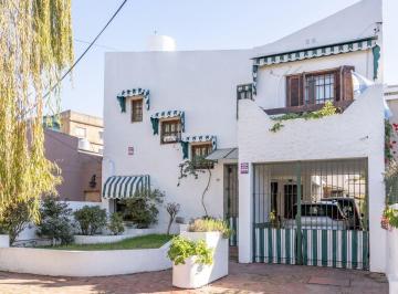 Casa · 228m² · 7 Ambientes · 2 Cocheras · Venta Hermosa Casa Financia 7 Ambientes Temperley