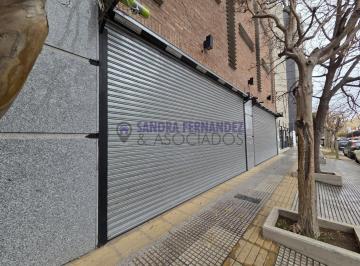 Local comercial · 300m² · Neuquen Alquiler Local Comercial Zona Centro Este Altos