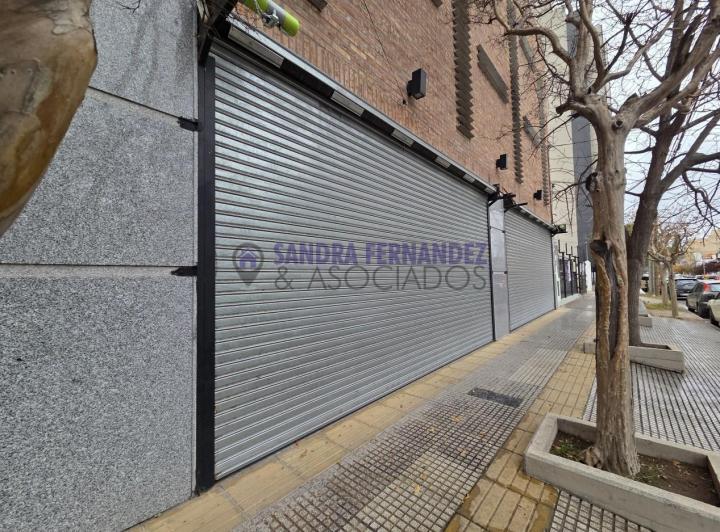 Local comercial · 300m²