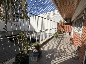 Departamento · 83m² · 4 Ambientes · 1 Cochera · Departamento en Caballito