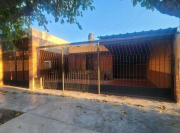 Casa · 143m² · 7 Ambientes · Casa de 3 Dorm.. B° Las Viñas, Santa Lucía