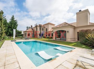 Casa · 468m² · 6 Ambientes · 2 Cocheras · Venta Casa 6 Ambientes Doble Lote Saint Thomas