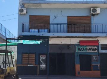 Casa · 200m² · 4 Ambientes · 1 Cochera · Venta - Casa Lote Propio - 4 Ambientes - Nueva Pompeya