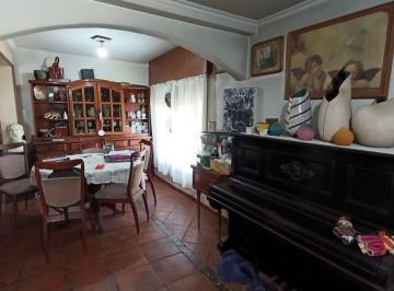 PH · 254m² · 5 Ambientes · 1 Cochera · Venta Casa con PH y Deposito Comercial